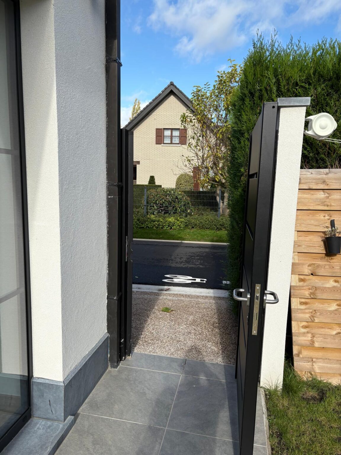 Portillon noir sur mesure - EFM Solutions