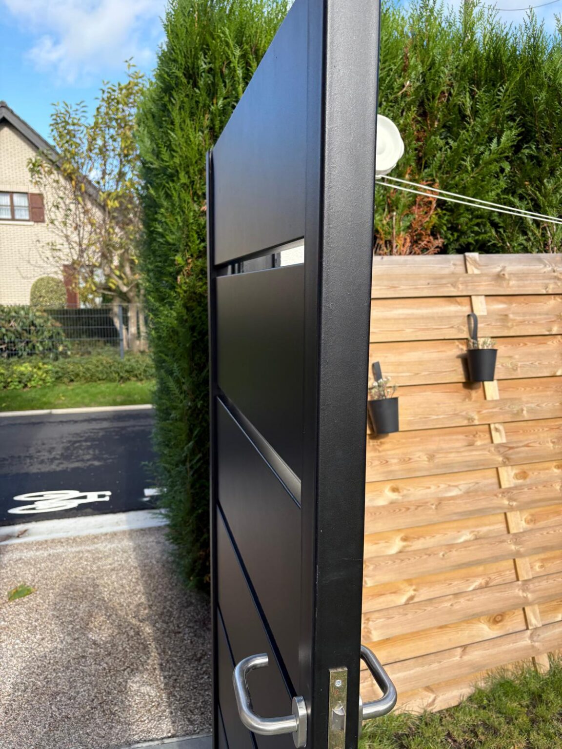 Portillon noir sur mesure - EFM Solutions